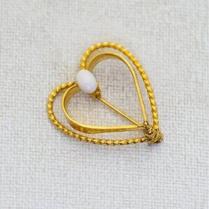 Vintage White Faux Pearl Double Hearts Gold Tone Brooch - T22